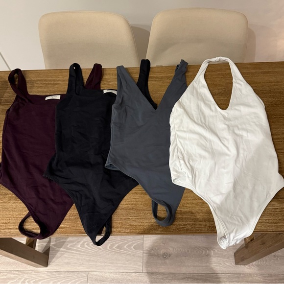 Aritzia Tops - Barton contour tops